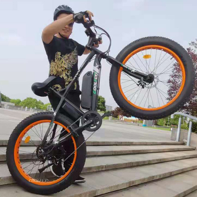 Fat tyre outlet cycle stunt